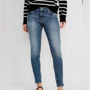 NWT Old Navy Rockstar Super Skinny Jeans Size 22